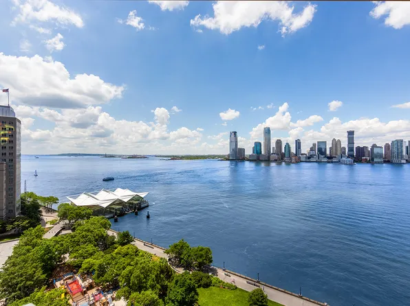 20 River Terrace image 10 of 10