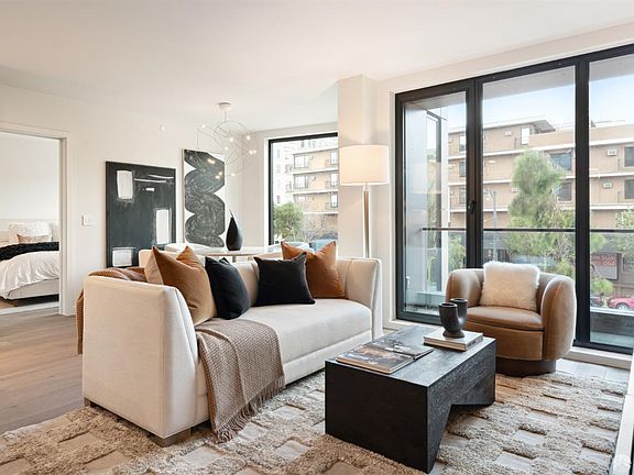 5th image of 2525 Van Ness Ave #603