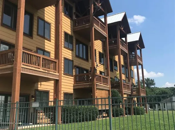 7034 Val Monte Dr, Guntersville, AL 35976