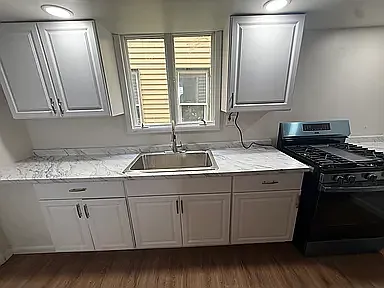 2 bed, $1,100 — Photo 2