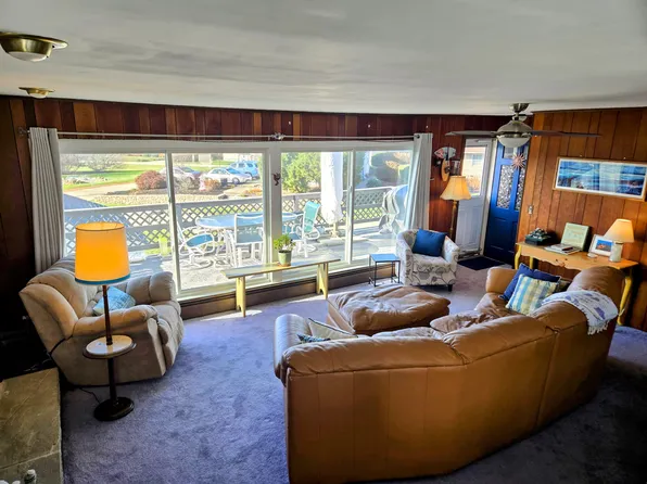 (undisclosed Address), Narragansett, RI 02882