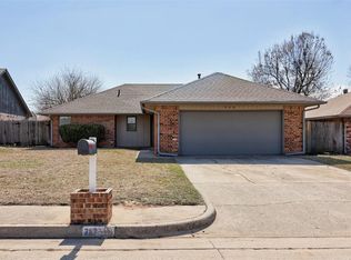 308 Choctaw Pl, Yukon, OK 73099