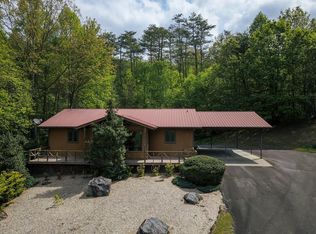 502 Hidden Springs Rd, Whittier, NC 28789