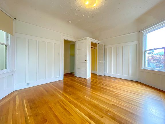 5th image of 1037 Sanchez St