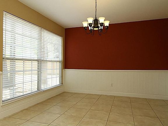 5th image of 15203 Hillbrook Ct