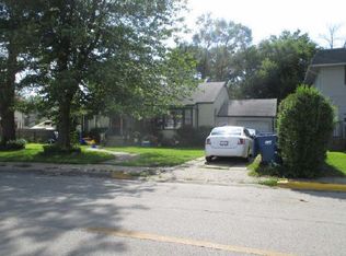 415 Country Club Dr, Kankakee, IL 60901