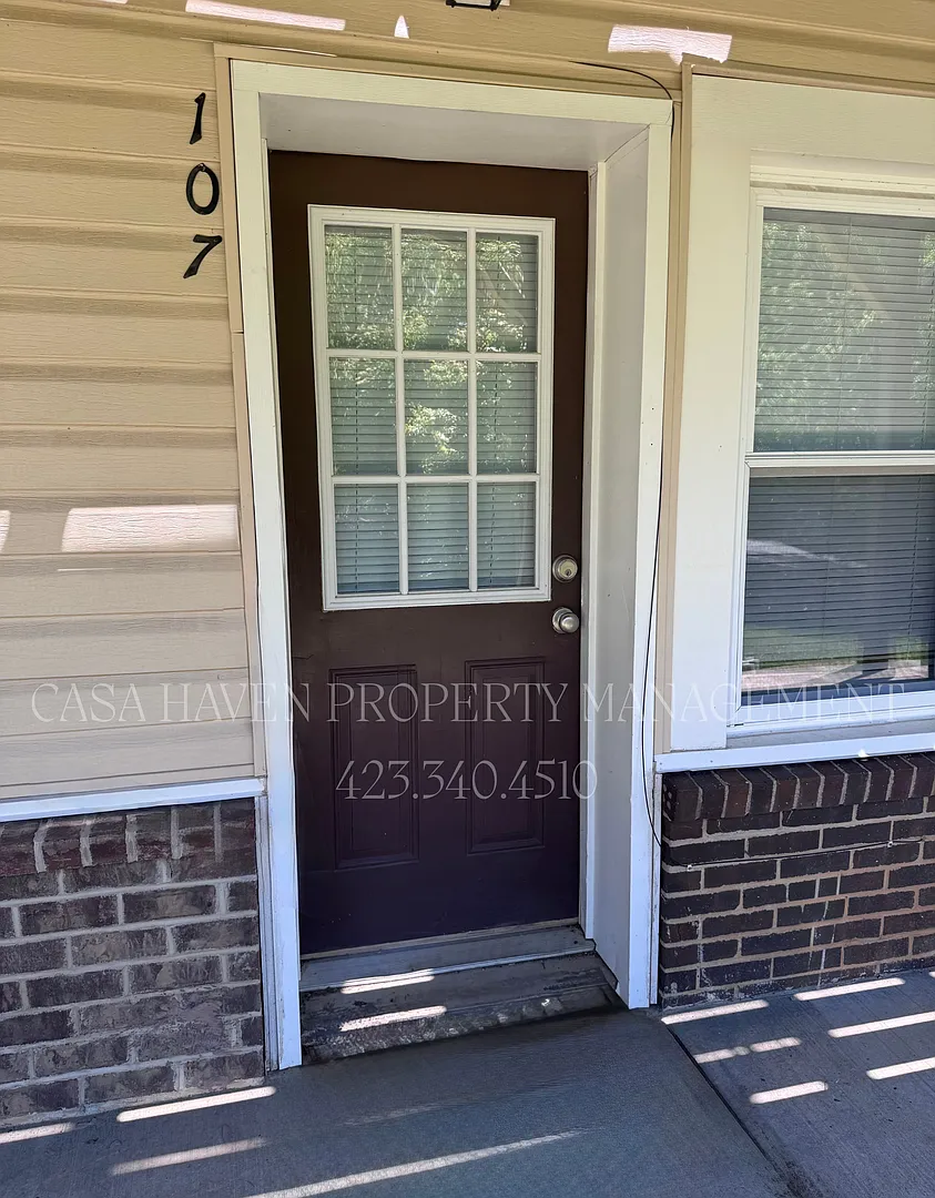 Building Photo - 122 Leach Dr #107