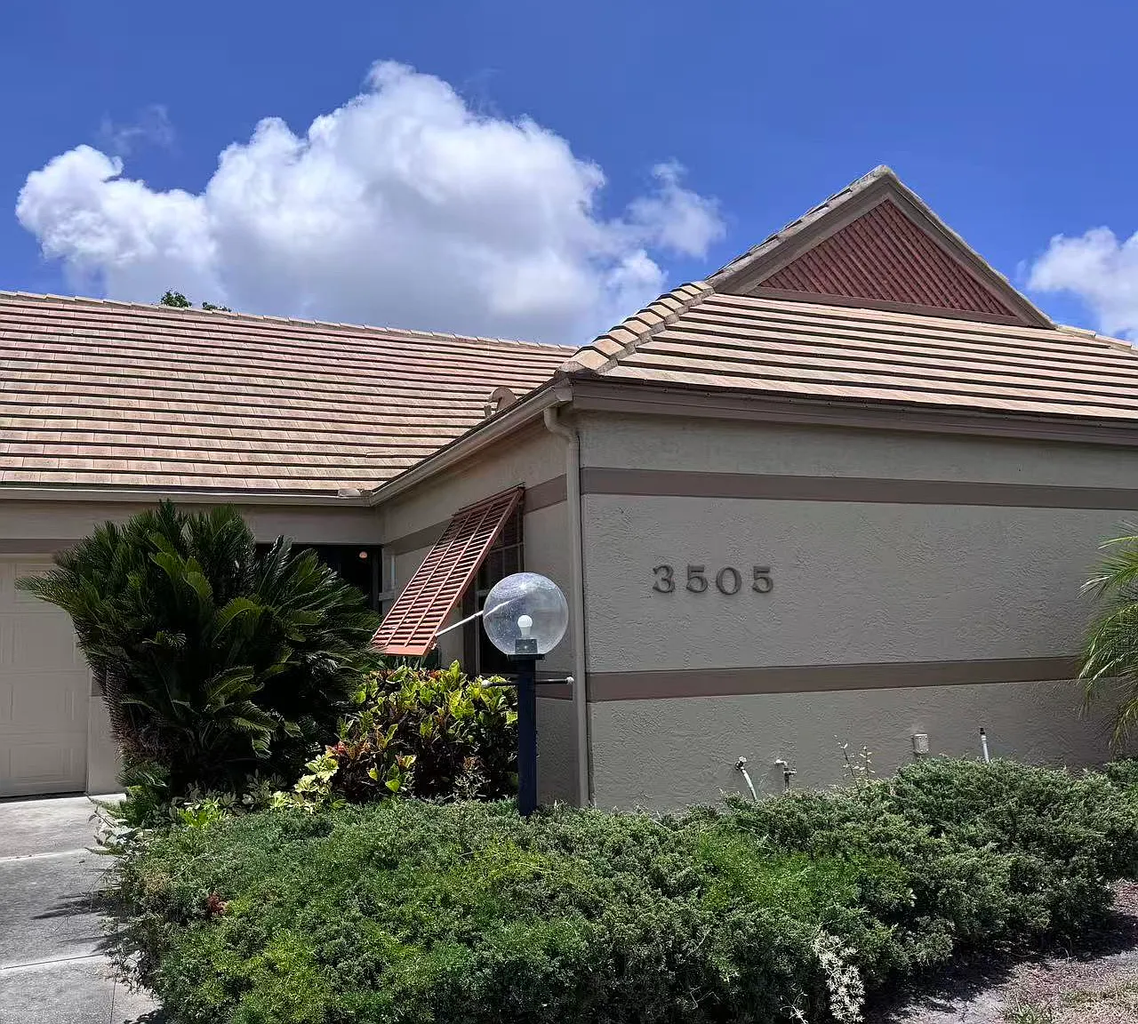 3 bed, 1332 sqft, $2,380 — Photo 1