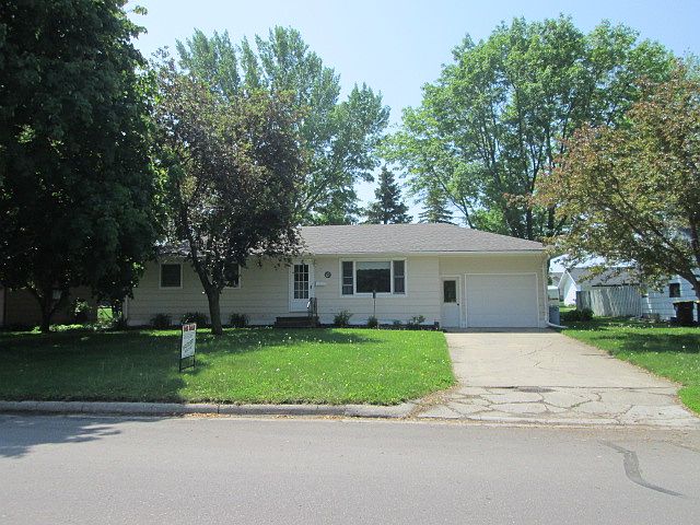 1st image of 222 10th Ave S