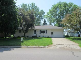 222 10th Ave S, Saint James, MN 56081