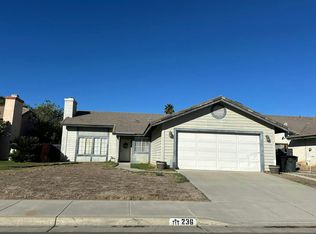 236 Castle Ct, San Jacinto, CA 92583