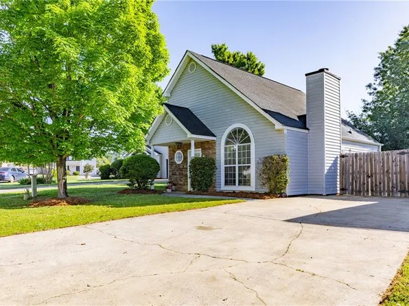 46 Benfield Cir, Cartersville, GA 30121