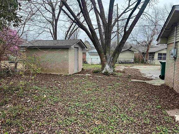 2nd image of 1423 Belmoor Dr