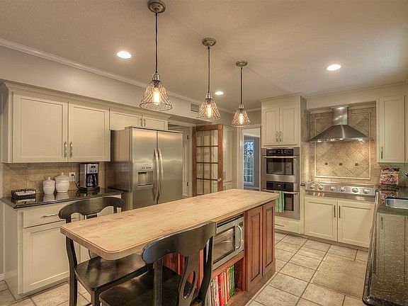 5th image of 3957 Menendez Dr