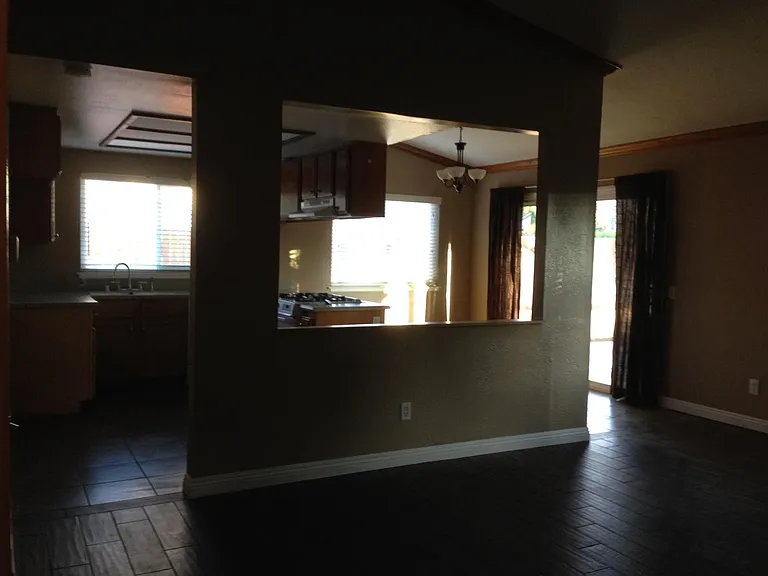 9784 Bolton Ave — Photo 10