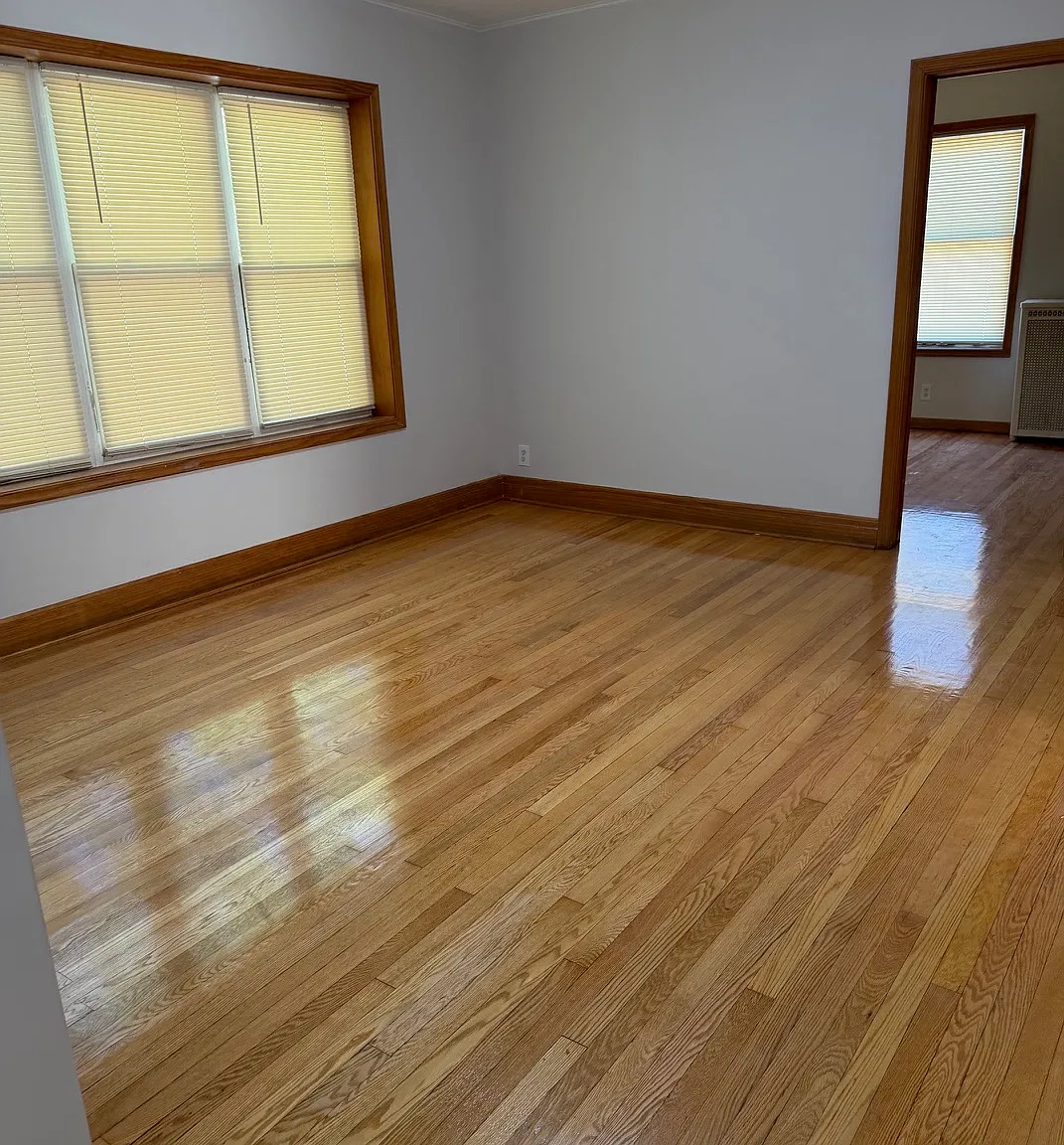 3 bed, 1000 sqft, $2,300 — Photo 4