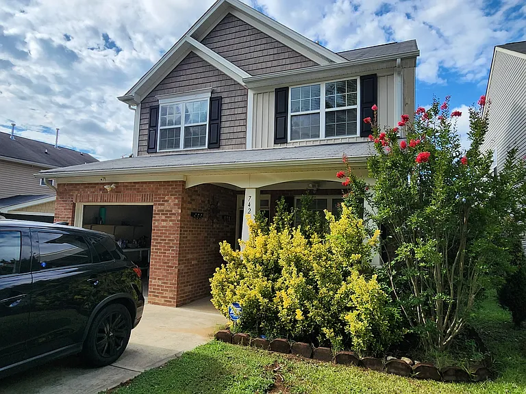 7425 Wallace Ln — Photo 1