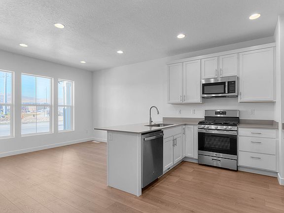 7th image of this home