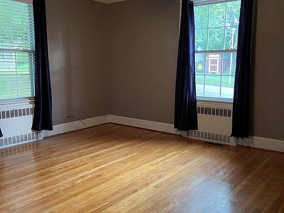 4th image of 112 Kenilworth Ave