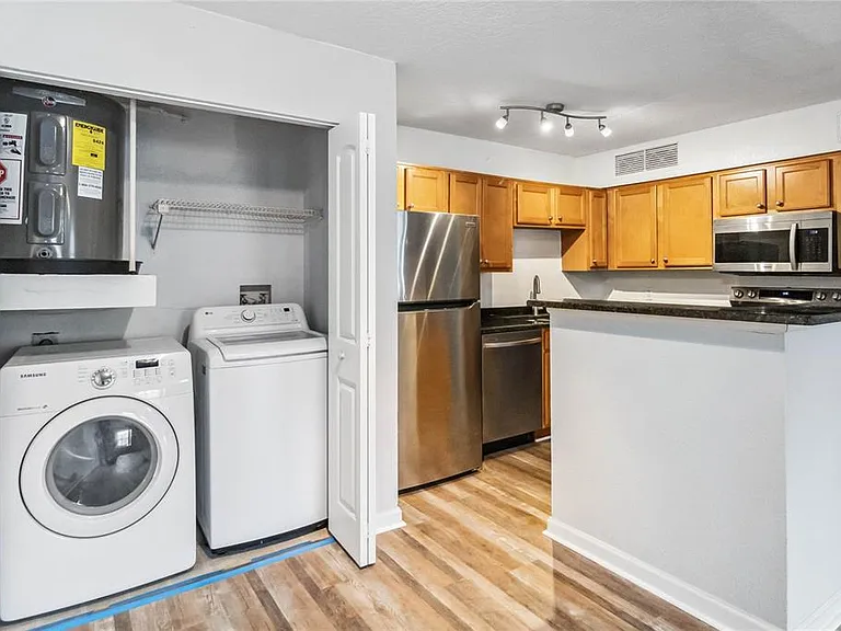 320 Black Oak Ct #107 — Photo 16