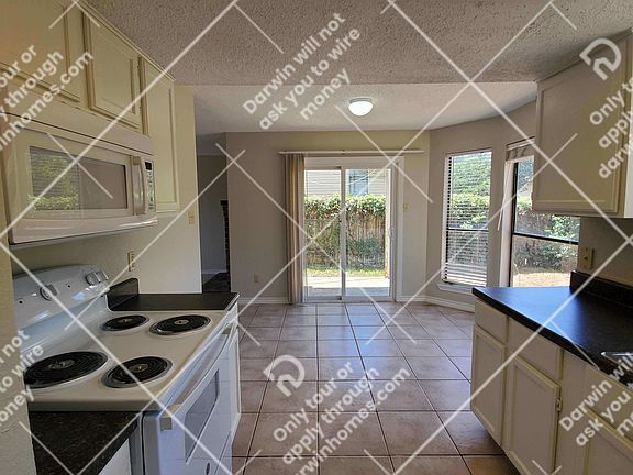 2nd image of 2638 Gwendolyn Ln APT B