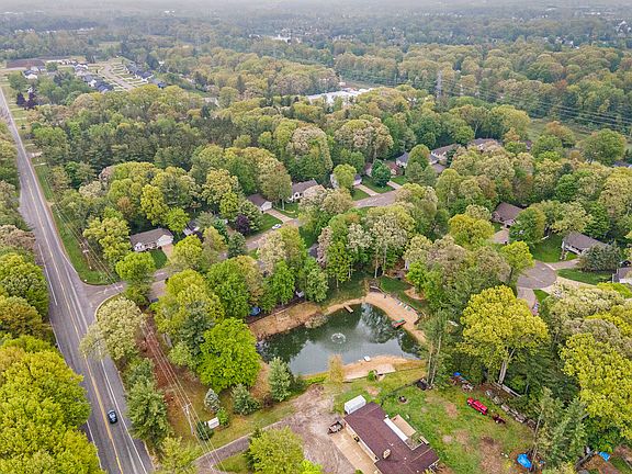 5th image of 4754 Oak Lane Dr