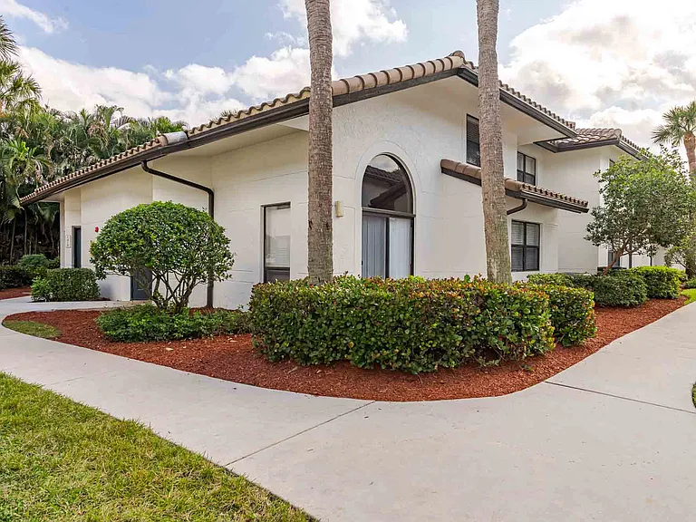 Gables Boca Place — Photo 15
