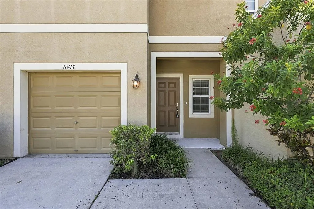 3 bed, 2.5 bath, 1540 sqft, $2,050 — Photo 2