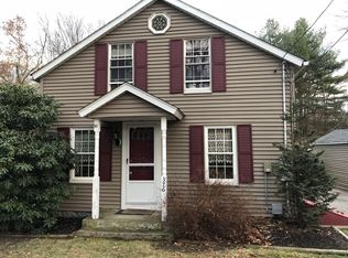 376 Douglas St, Uxbridge, MA 01569