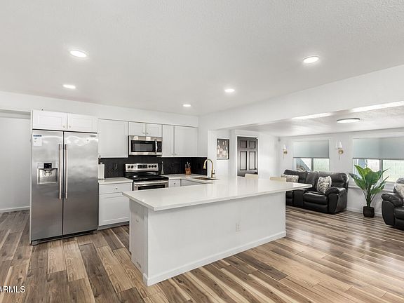 5th image of 4232 W NICOLET Avenue