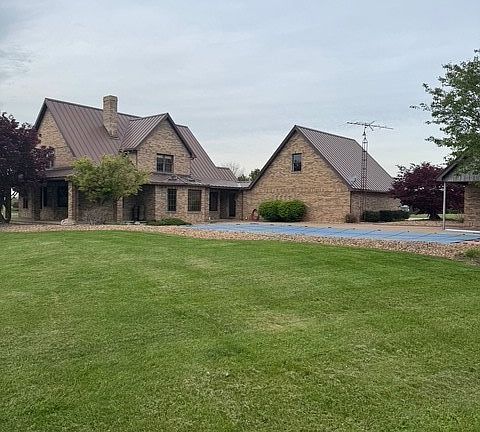 4th image of 46675 Clarkson Rd