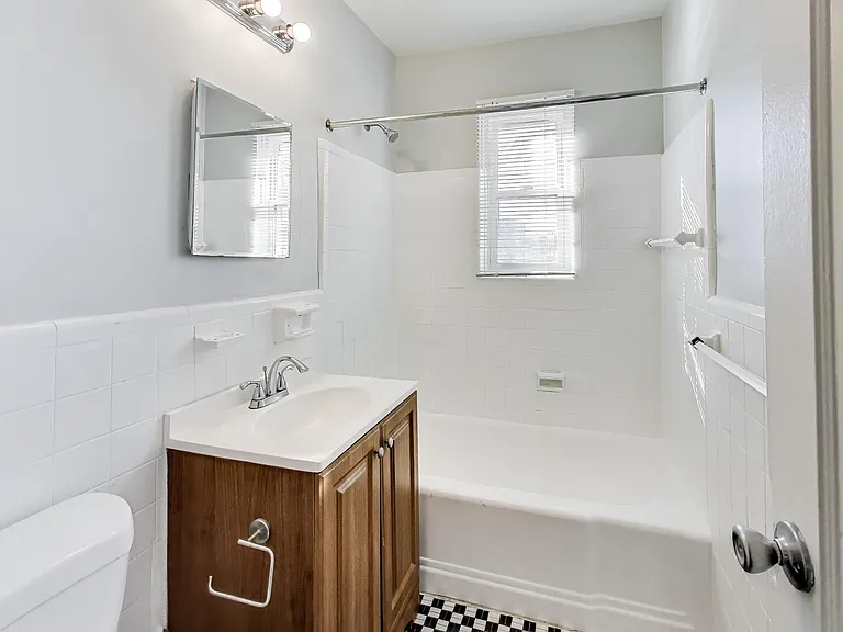 1724 N Quinn St #105 — Photo 8