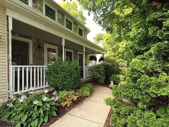 2nd image of 1306 Joanna Dr