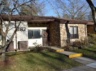 182 Arrowood Rd UNIT D, Manalapan, NJ 07726