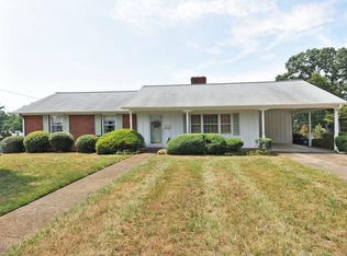 2920 Birchwood Dr, Winston Salem, NC 27103