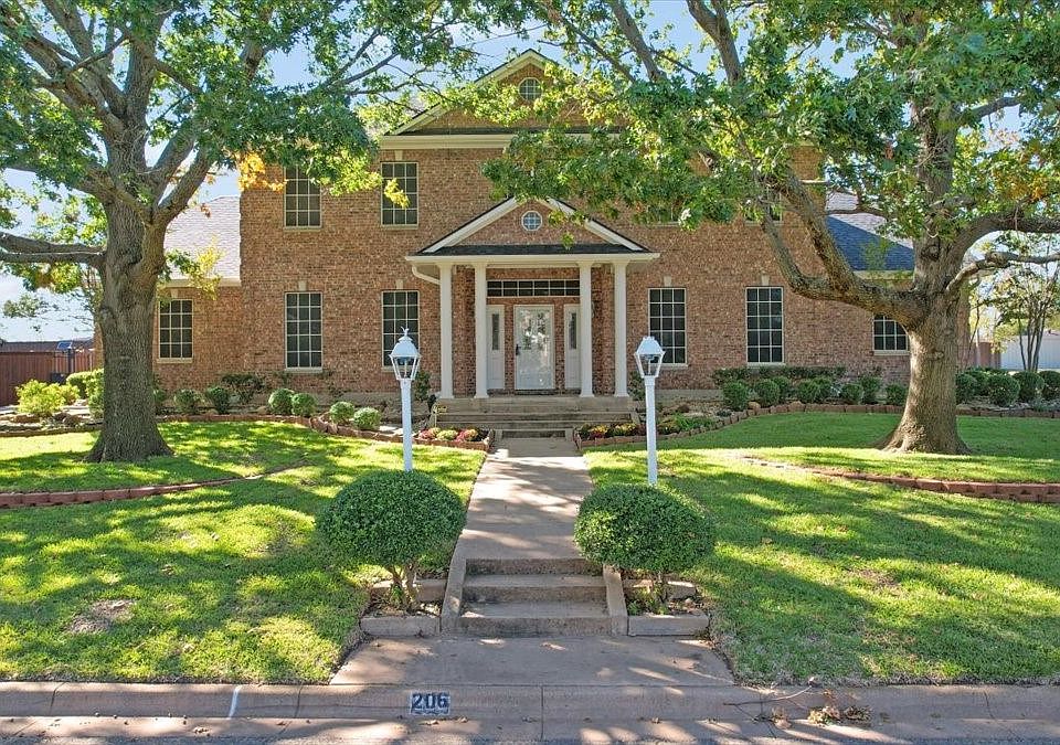 1st image of 206 Baker Park Dr