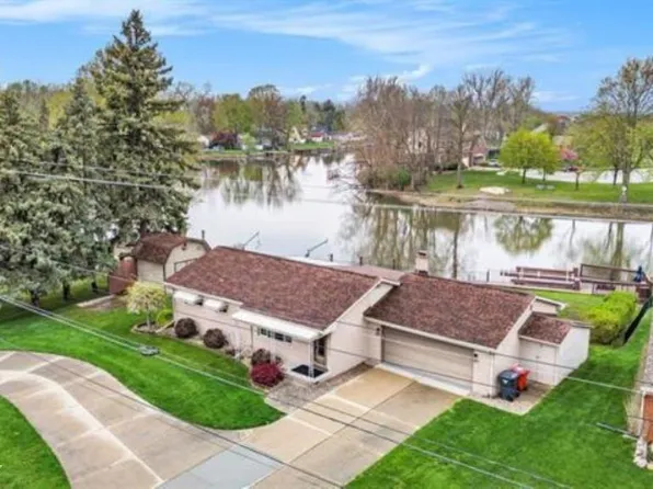 26265 S River Rd, Harrison Township, MI 48045