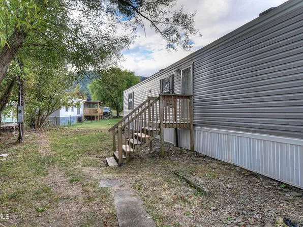 120 Walker Ln, Erwin, TN 37650