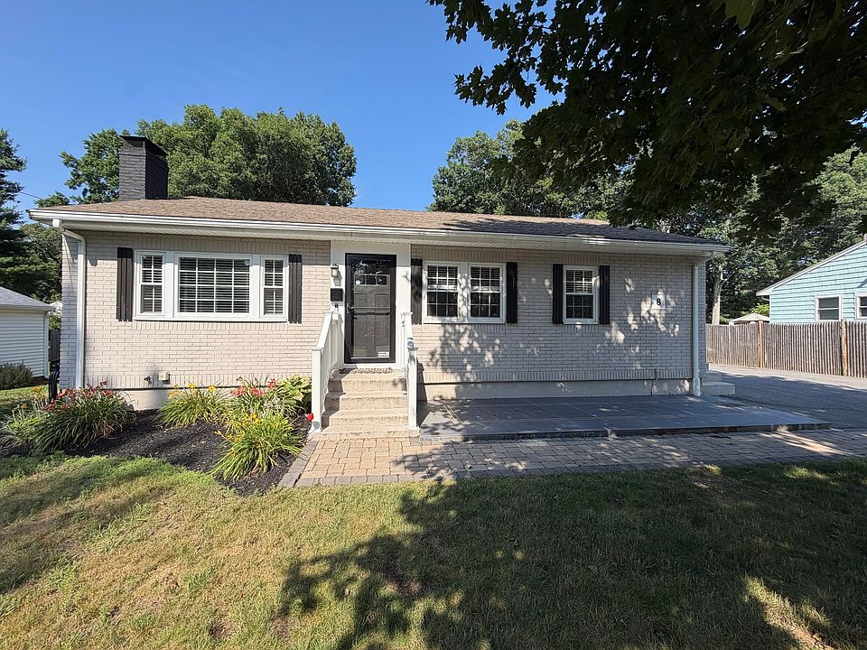 1st image of 8 Fairbrook Rd