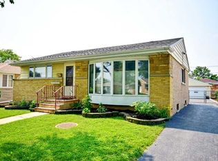7303 W Lill Ct, Niles, IL 60714