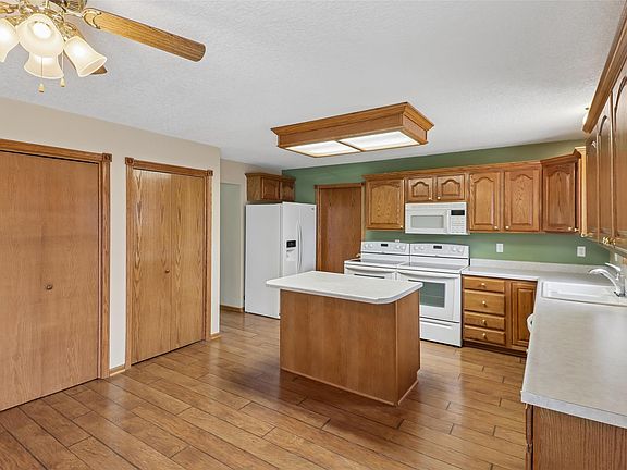 4th image of 708 13th St SW