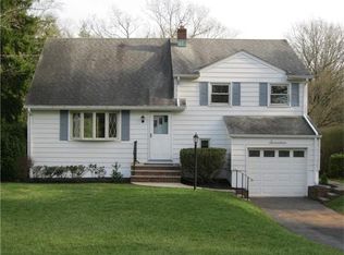 17 Overbrook Rd, Piscataway, NJ 08854