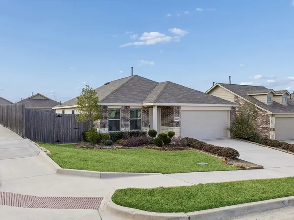 8408 Hollow Bend St, Fort Worth, TX 76123