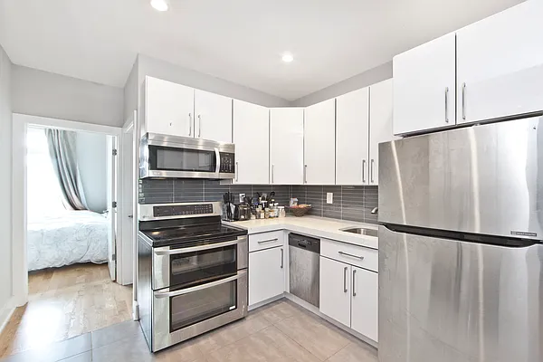 Rented by Douglas Elliman | media 18