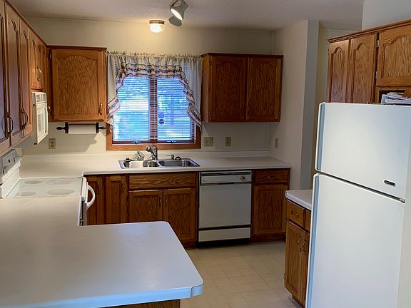 3rd image of 1403 33rd Ave N APT 25
