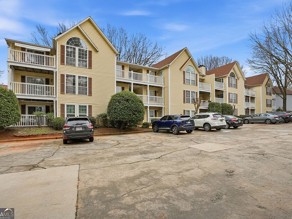 1st image of 561 Cobblestone Trl