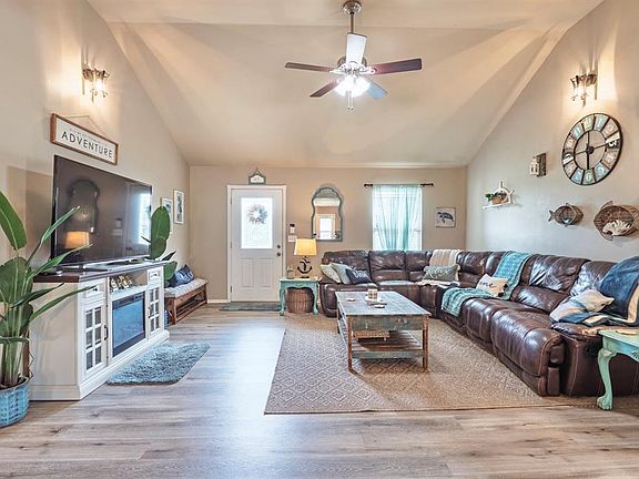 5th image of 41258 Cottage Dr