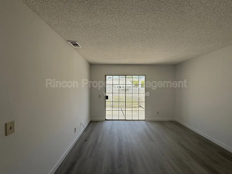 3440 Huerta Ct — Photo 9