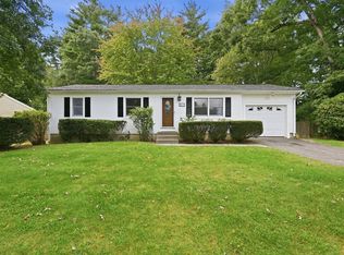 202 Glenoak Dr, Springfield, MA 01129