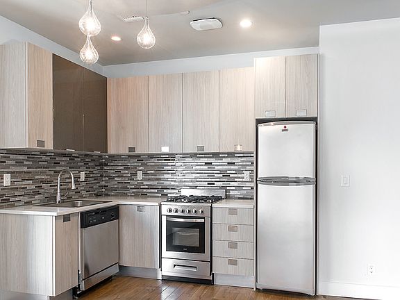 4th image of 88 Jefferson St Ste 302